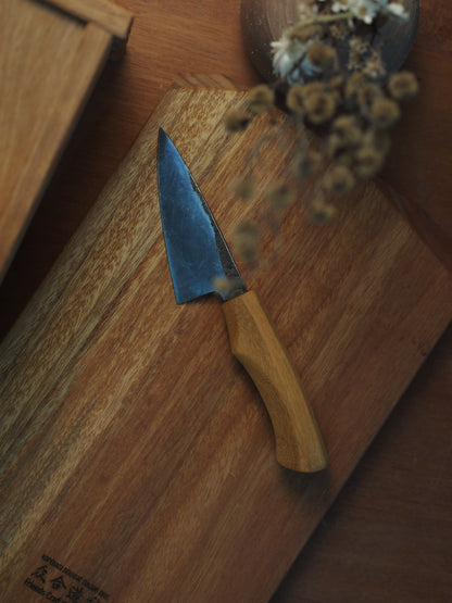 Hand forged pairing knives in damascus steel. Made in Malaysia, Sabah, pick up available in store in KL. Perfect for home kitchen use, or the enthusiastic chef.